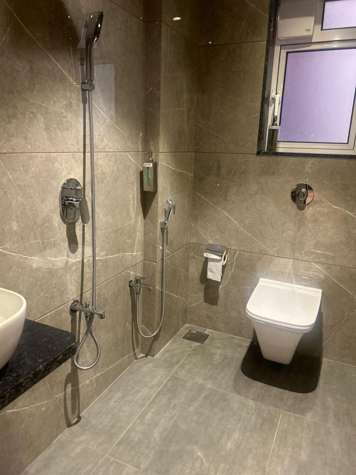 Hotel Aura Inn Airoli ,Digha Navi Mumbai Extérieur photo