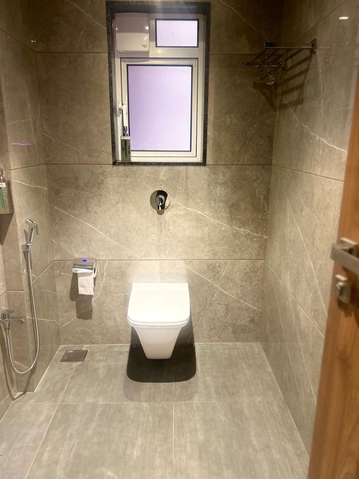 Hotel Aura Inn Airoli ,Digha Navi Mumbai Extérieur photo
