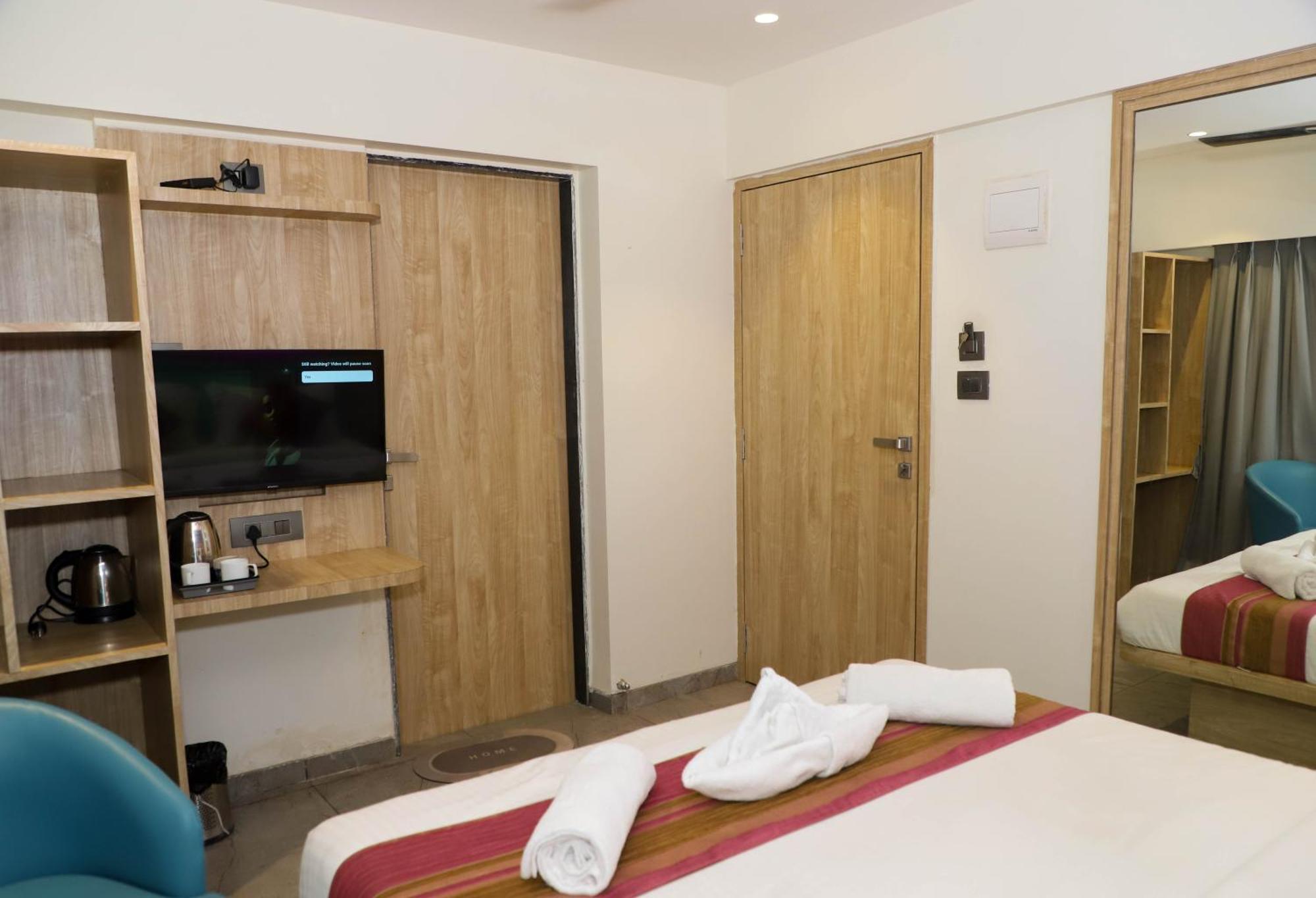Hotel Aura Inn Airoli ,Digha Navi Mumbai Extérieur photo